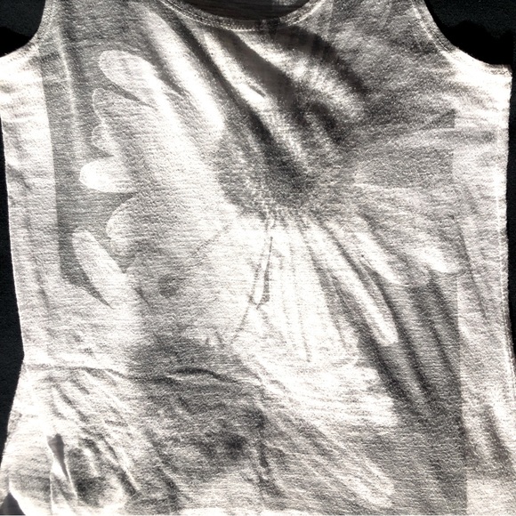 Maurices White and Gray Graphic Sunflower Tank Top Size XS - Picture 4 of 7